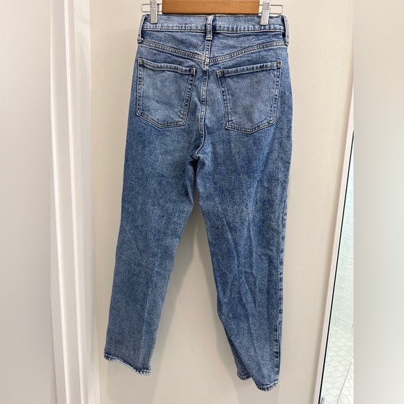 Old Navy - Extra High-Waisted Button-Fly Sky-Hi Straight Ripped Jeans for Women - Picture 2 of 4